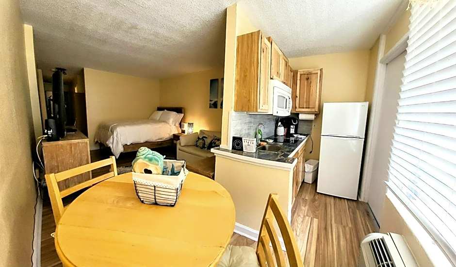 Oceanfront Escape With Balcony and heated salt water pool Sleeps 4