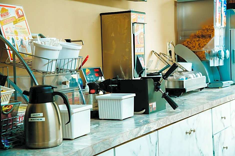 Country Garden & Suites-Benton