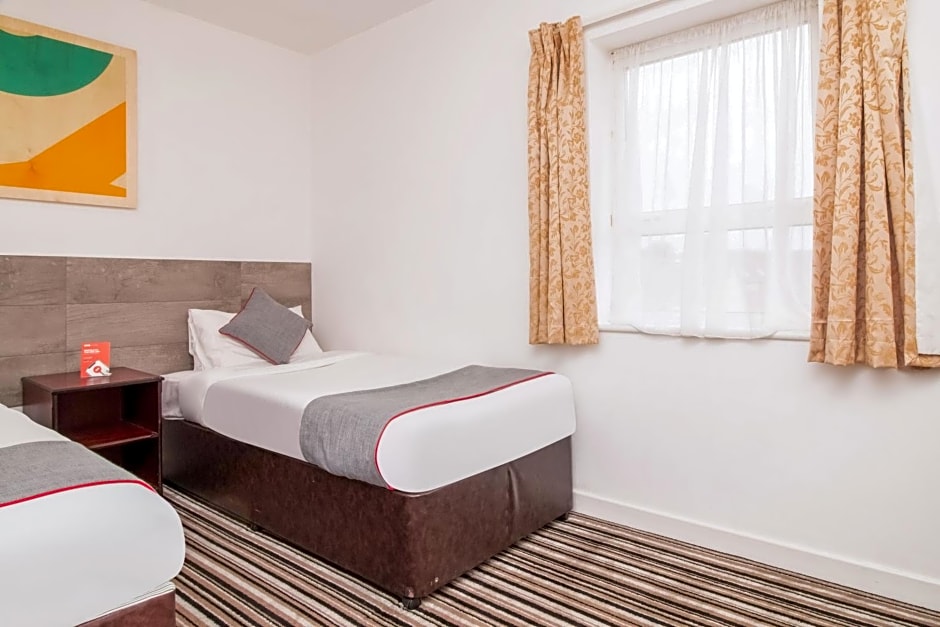 OYO The Contractor Hotel