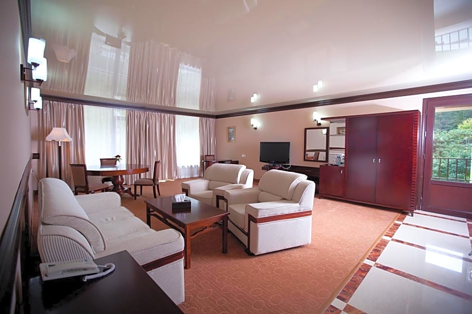 Best Western Plus Paradise Hotel Dilijan