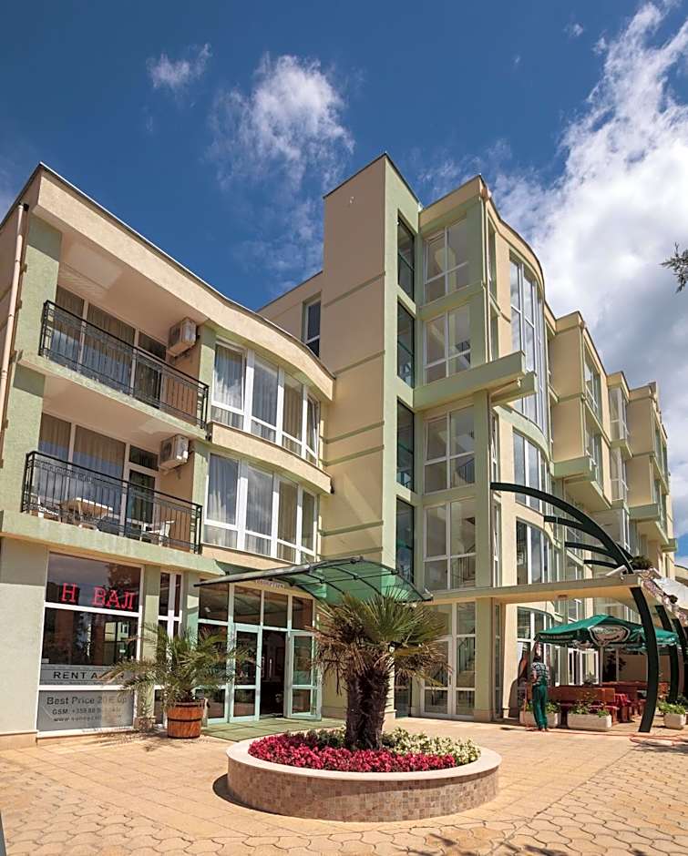 Sunny Day Club Hotel