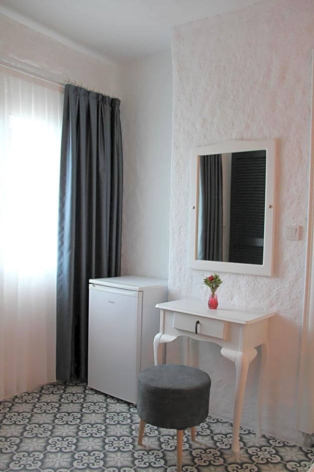 BADEMİÇİ OTEL
