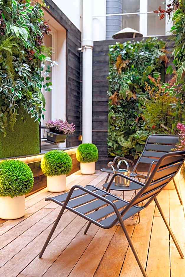 Tinah Paris, Champs Elysées