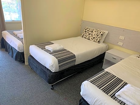 Deluxe Triple Pool View