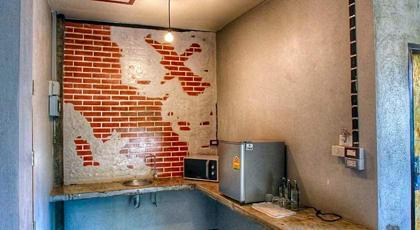 Above The Sea Boutique Hotel