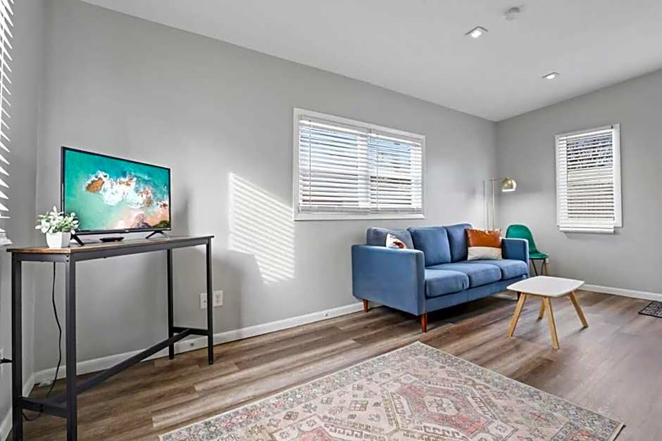 Housepitality - The Restful Studio - Cozy