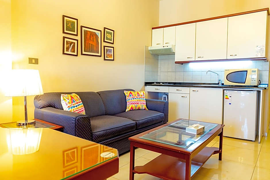 Comfort Hotel Suites