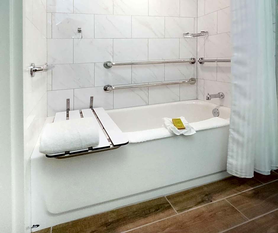 DoubleTree By Hilton Jamestown, NY