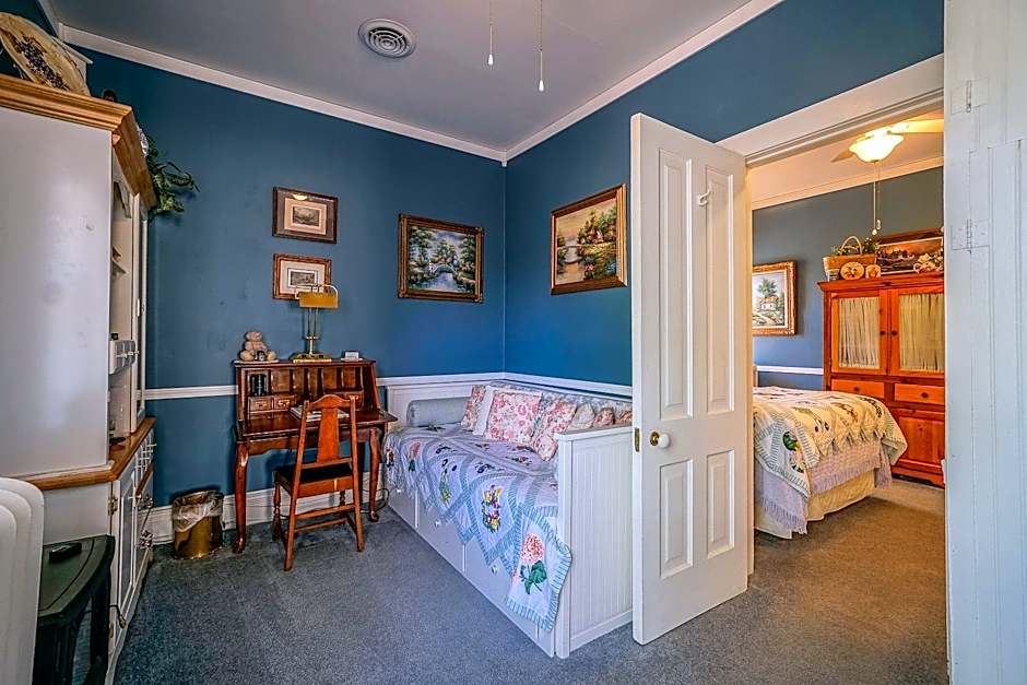 Pinehill Inn
