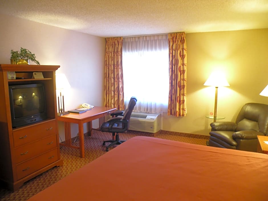 Airport Plaza Hotel