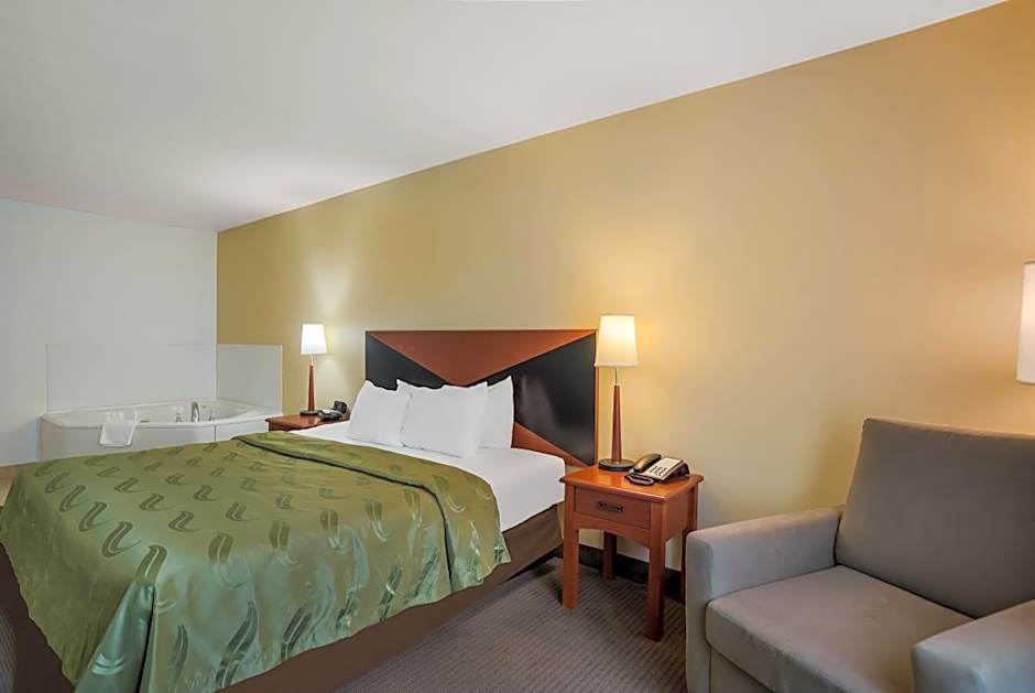 Quality Inn & Suites Chambersburg Northeast