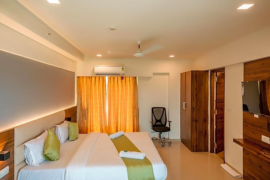 Hotel Heraa International