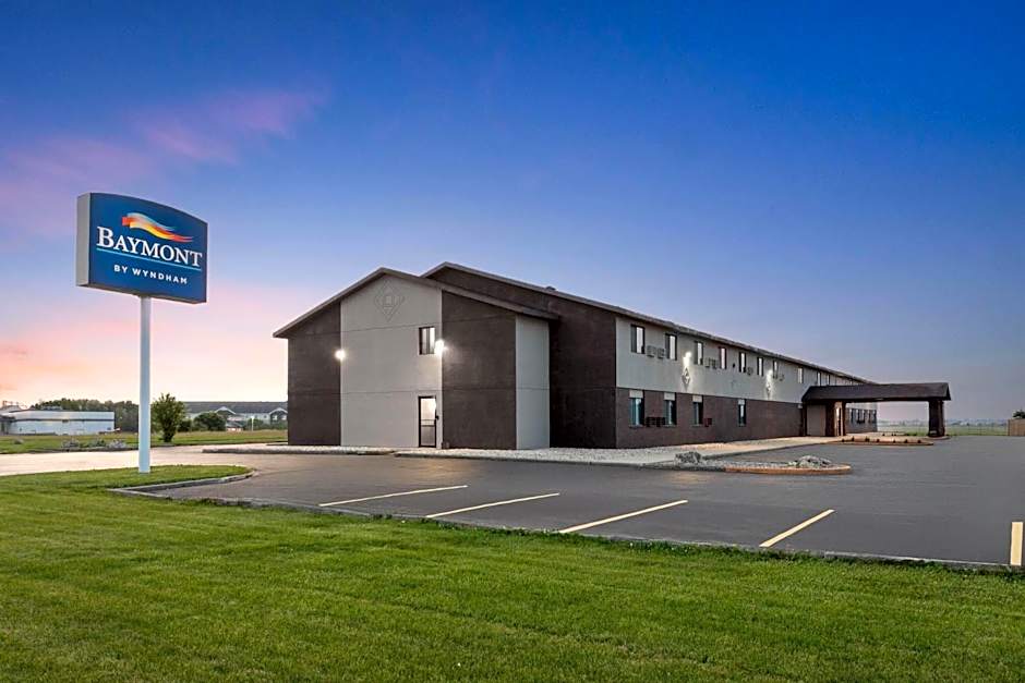 Baymont by Wyndham Oshkosh Airport