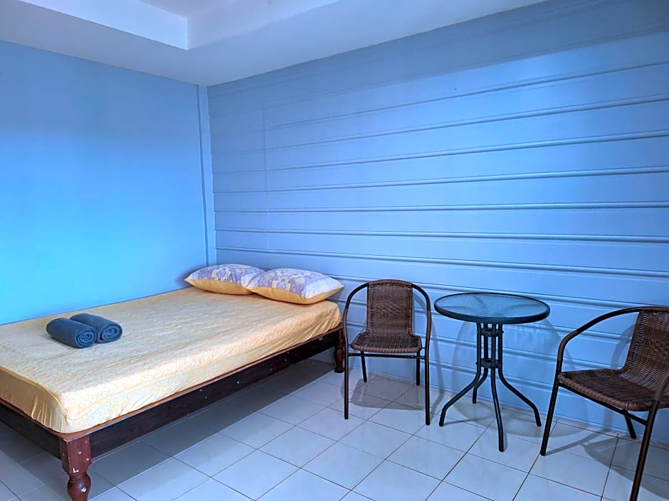 Phonsomboon Guesthouse