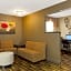 Hawthorn Suites by Wyndham Cincinnati/Sharonville