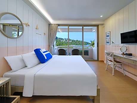 Deluxe Double or Twin Room with Sea View
