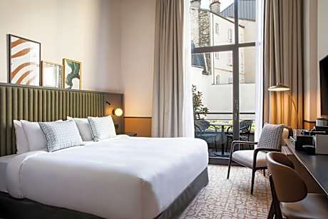 Deluxe King Room with Balcony