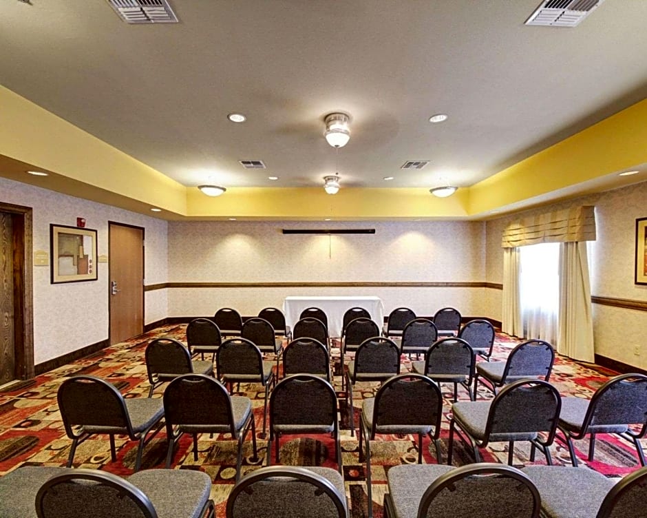 Comfort Inn & Suites Donna near I-2