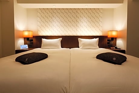 39 Twin Room for 3 People - Non-Smoking