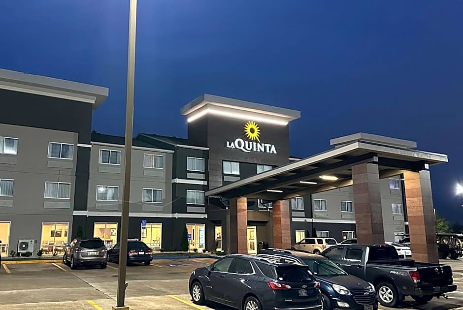 La Quinta Inn & Suites by Wyndham Fayetteville