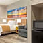Days Inn & Suites by Wyndham Greater Tomball