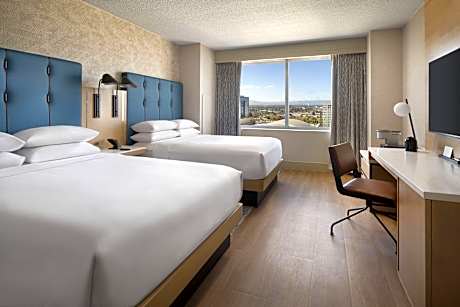 Club Room, 2 Double Beds, City View