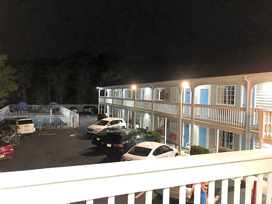 Travelodge by Wyndham Cape Cod Area