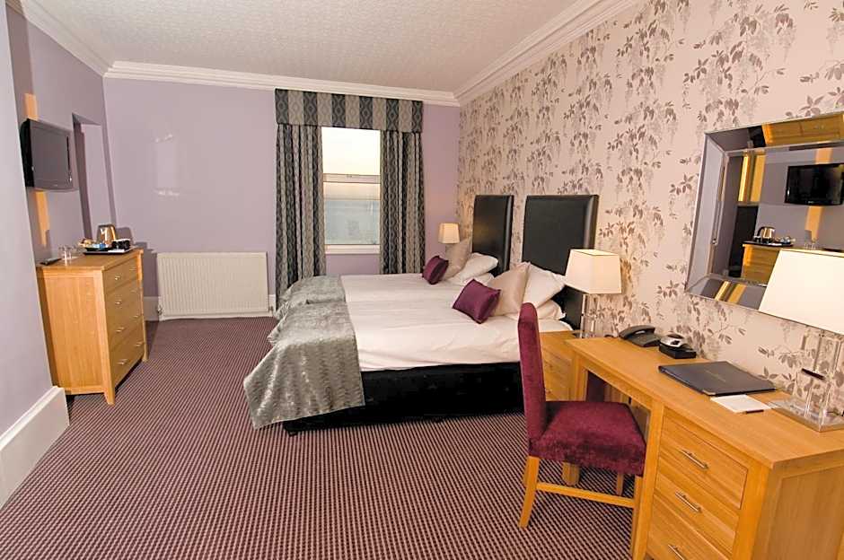 Muthu Westcliff Hotel (Near London Southend Airport)