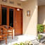 RedDoorz near Buleleng Harbour 2