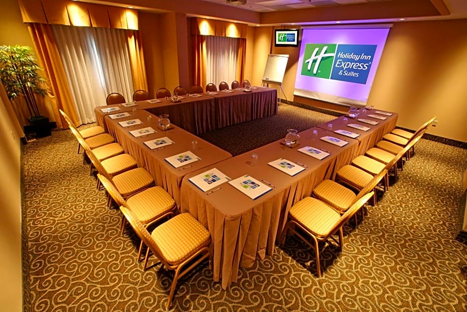 Holiday Inn Express & Suites Monterrey Aeropuerto By IHG