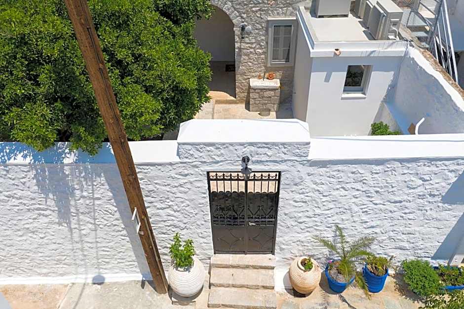 LIVIN Hydra Garden Suite