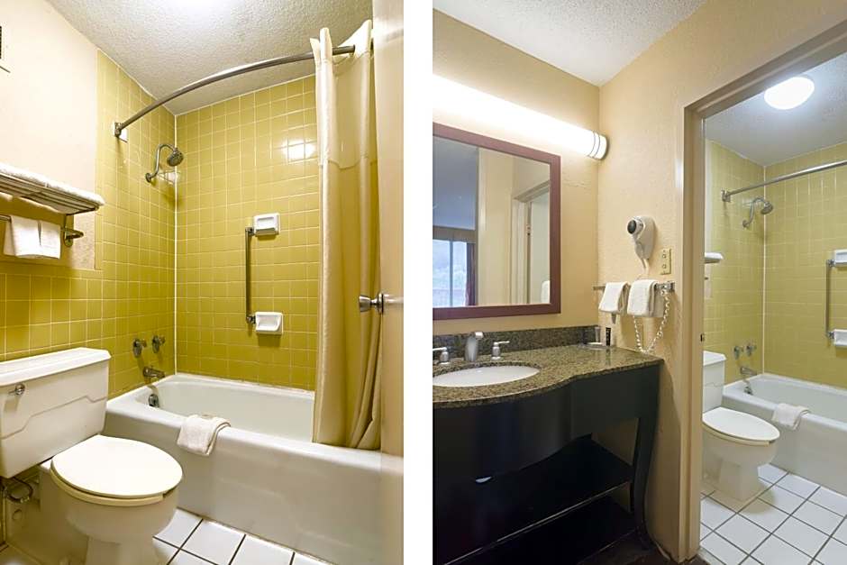 OYO Hotel Harriman near I-40