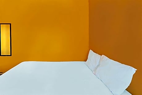 SPOT ON Room without Air Conditioning