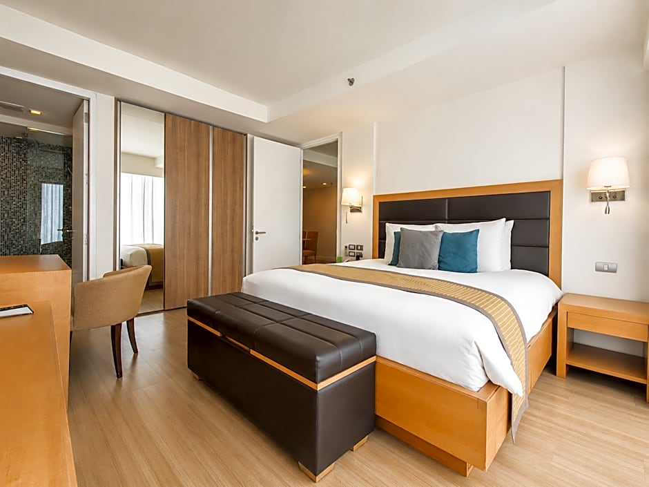 Oakwood Residence Sukhumvit 24 Bangkok