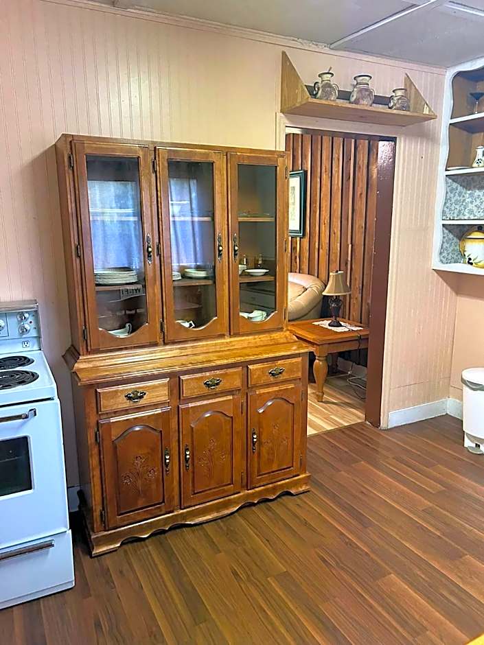 Old Towne Inne Chuckwagon Bar & Grill