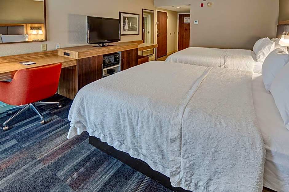 Photo 1 of 4 of 2 Queen Beds