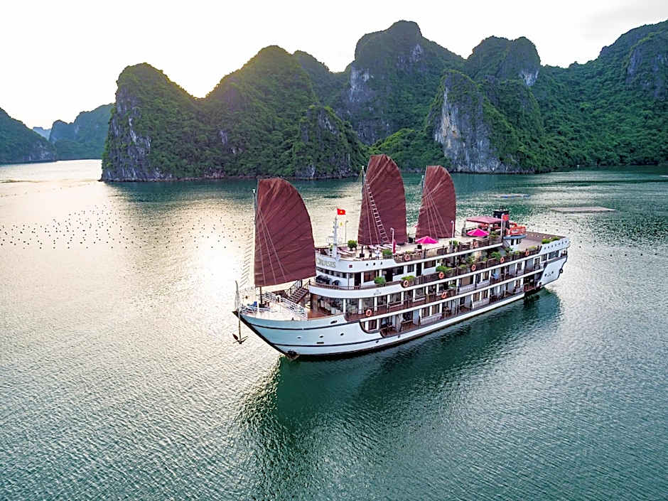 Alisa Cruise Halong