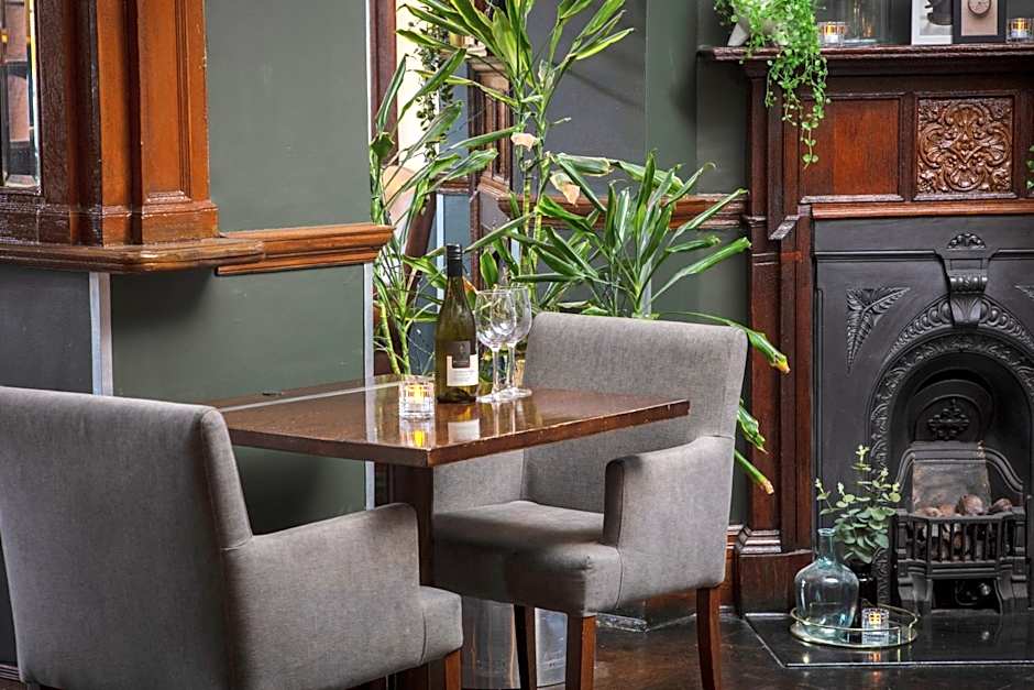 The Crown London, WorldHotels Distinctive