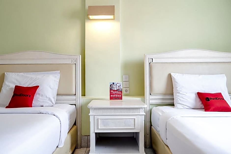 RedDoorz Plus at Sunrise Hotel Sanur