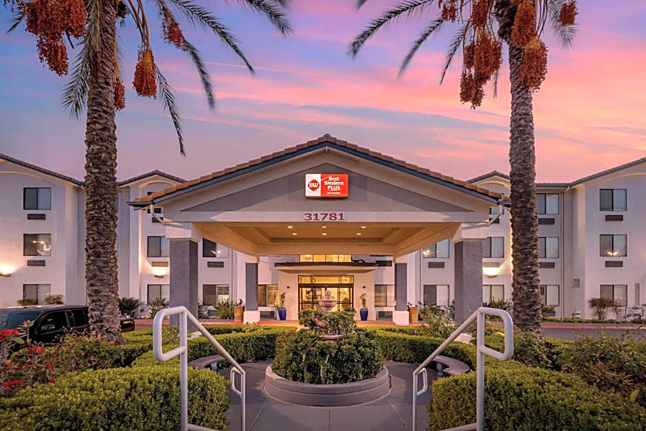 Best Western Plus Lake Elsinore Inn & Suites