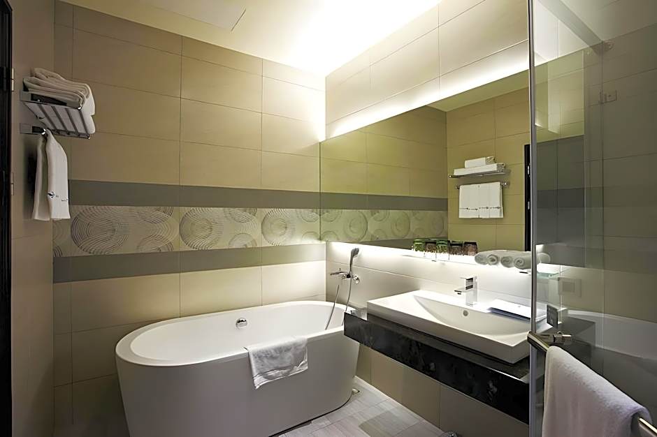 Airline Inn Taichung Green Park Way