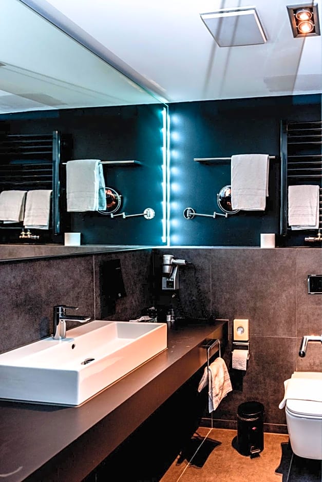 Bliss Hotel