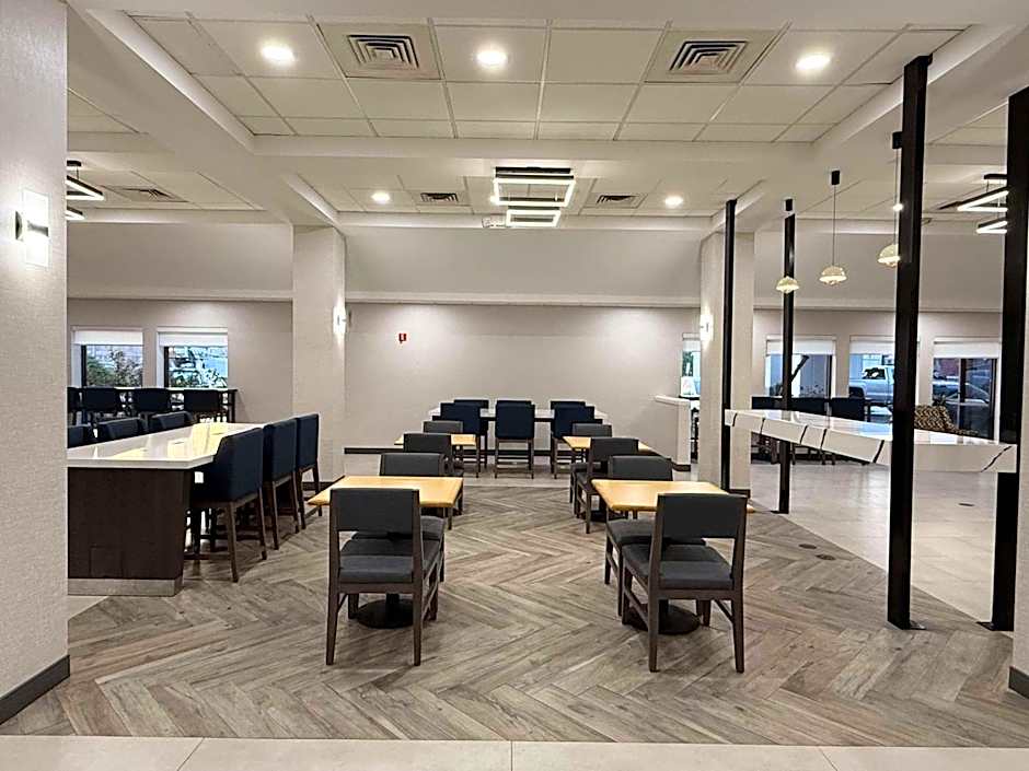 Quality Inn & Suites Baton Rouge West - Port Allen