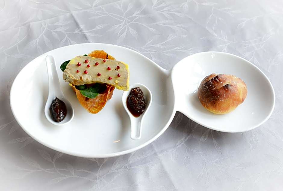 Logis Hôtel et Restaurant du Dauphin