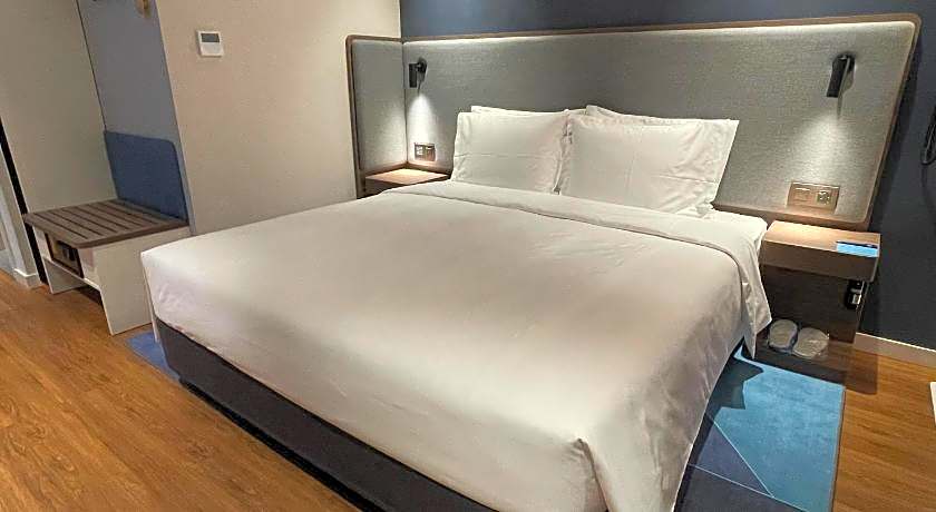 Holiday Inn Express Zhuhai Gongbei By IHG