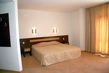 Superior Double Room with Extra Bed - All Inclusive