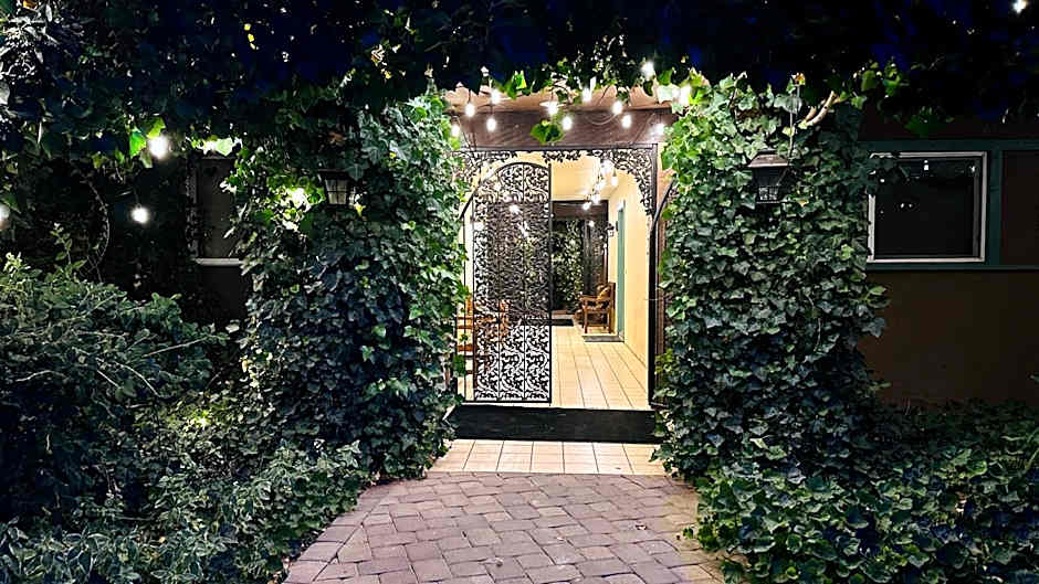 Lantern Light Inn - Romantic Getaway