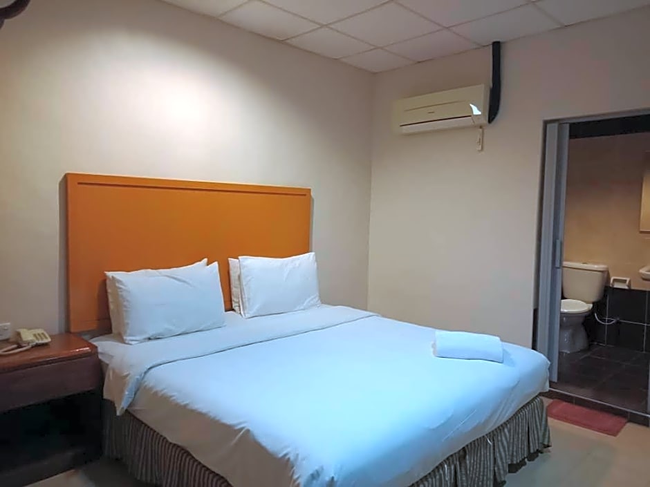 Golden Court Hotel @ Taman Pelangi