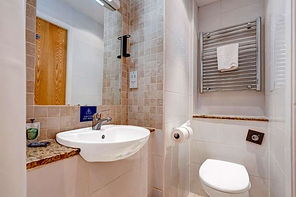 Liverpool Aigburth Hotel By Belvilla