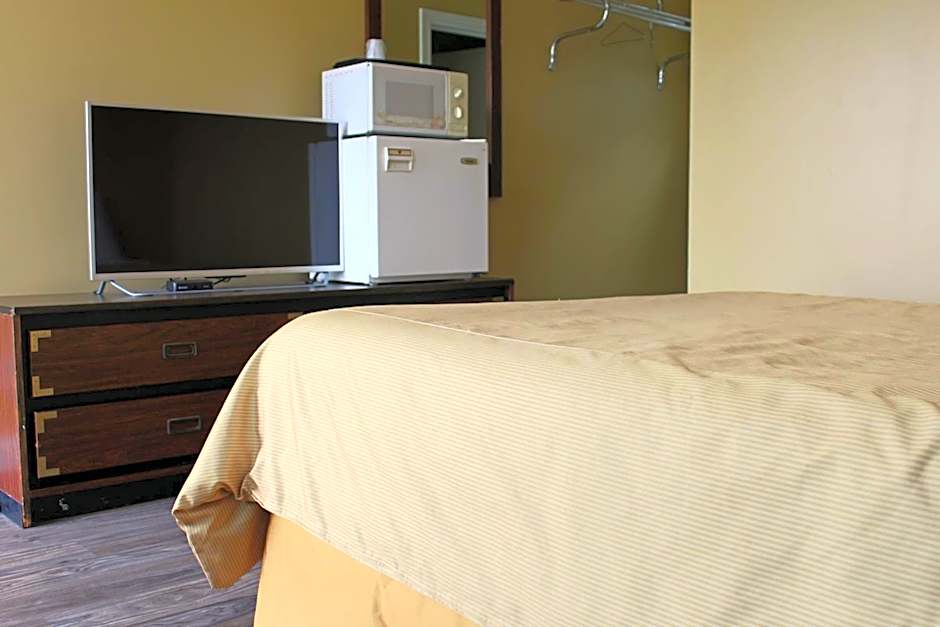 Photo 1 of 13 of 1 Queen Bed